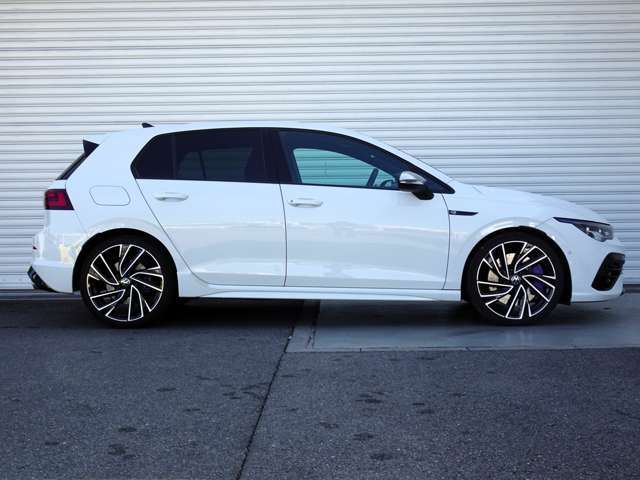 VOLKSWAGEN GOLF R