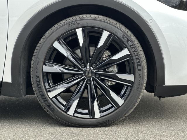 CROWN CROSSOVER