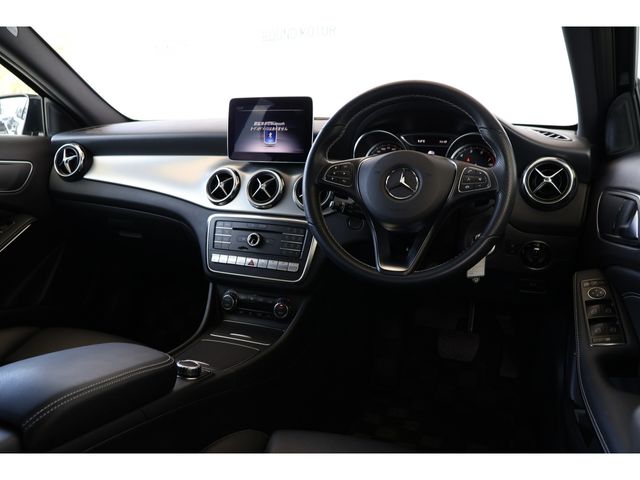 MERCEDES BENZ GLA class