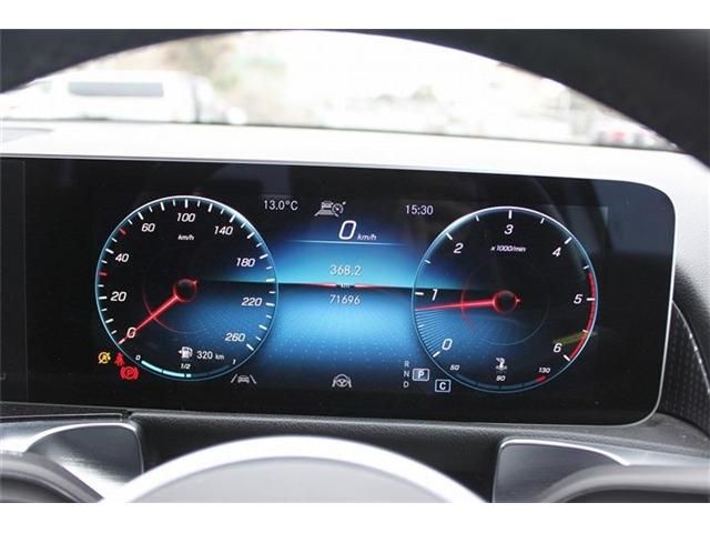 MERCEDES BENZ GLB