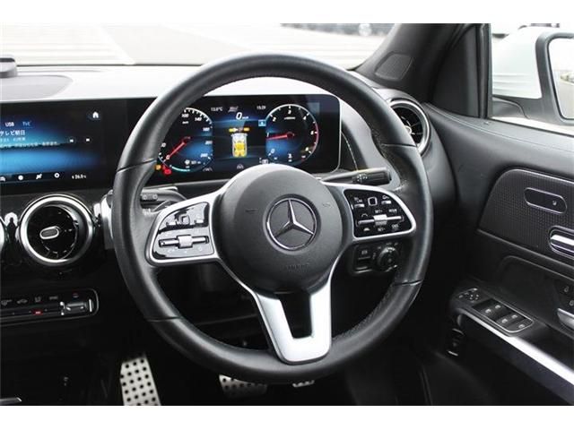 MERCEDES BENZ GLB