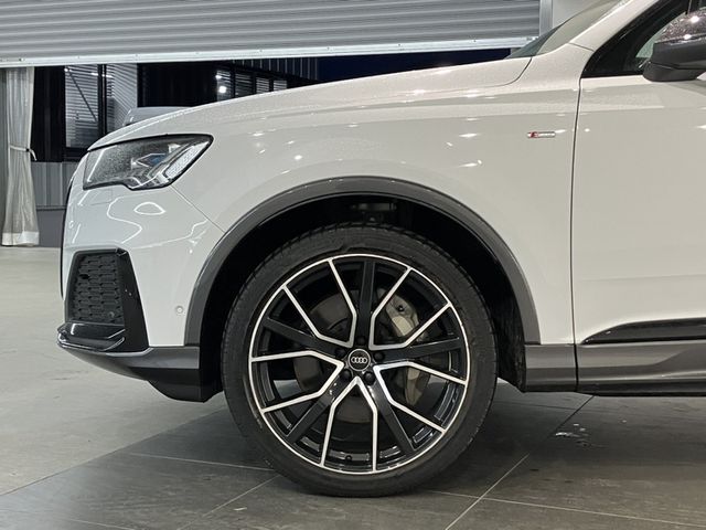 AUDI  Q7