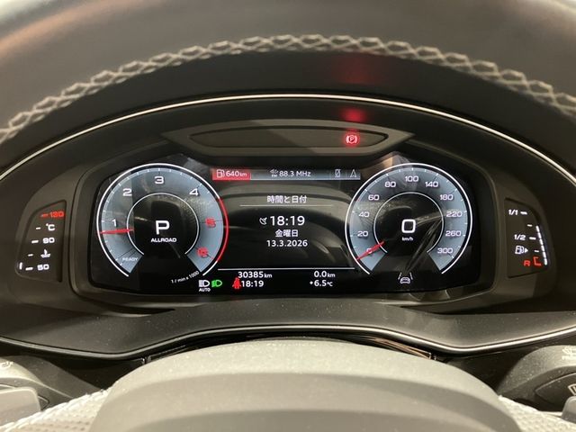 AUDI  Q7