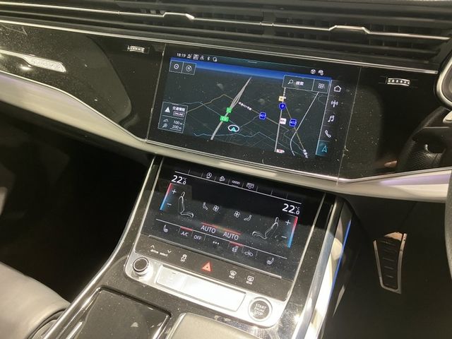 AUDI  Q7