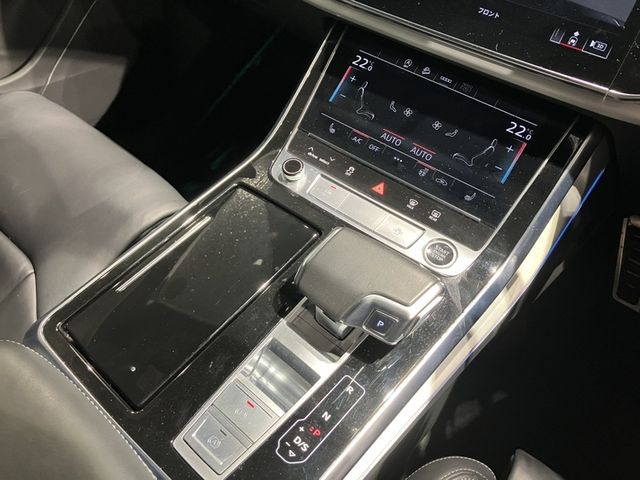 AUDI  Q7