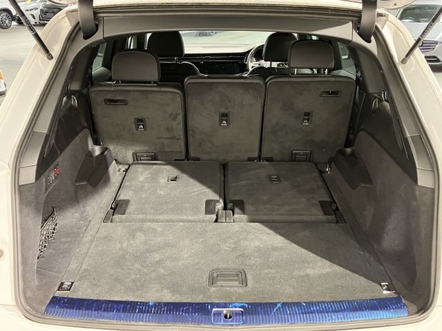 AUDI  Q7