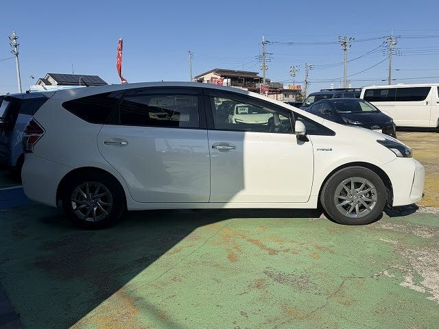 PRIUS Alpha