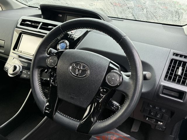 PRIUS Alpha