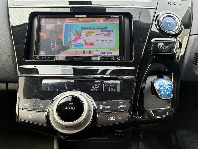 PRIUS Alpha