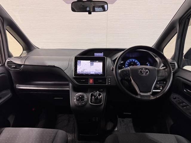 VOXY HYBRID