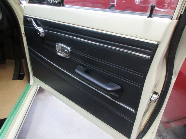 SUNNY sedan