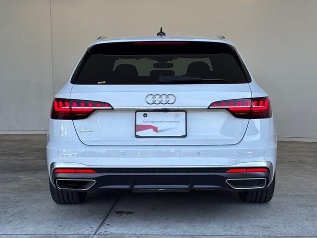 AUDI A4 AVANT