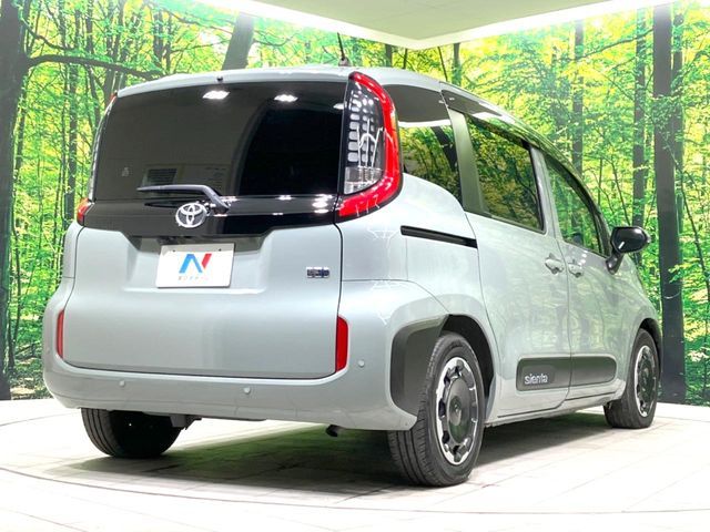 SIENTA HYBRID