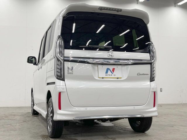 N-BOX CUSTOM 4WD