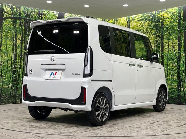 N-BOX CUSTOM 4WD