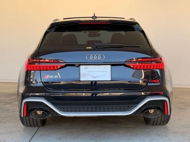 AUDI RS6 AVANT