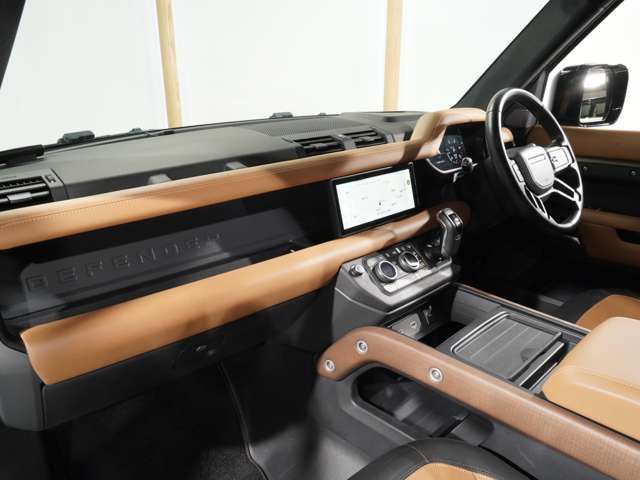 ROVER DEFENDER