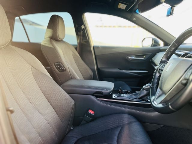 CROWN sedan hybrid