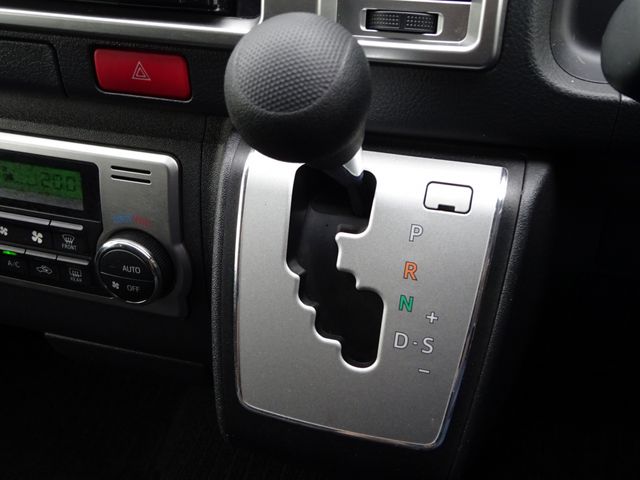 HIACE van 2WD