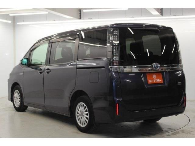 VOXY HYBRID