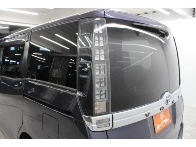 VOXY HYBRID