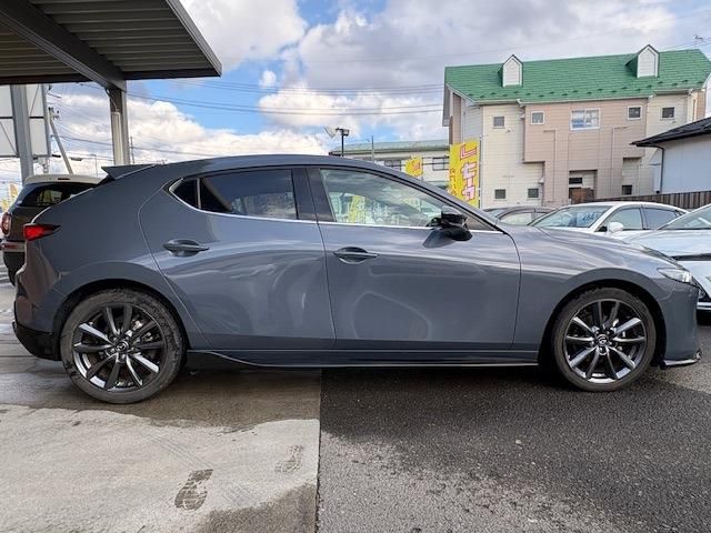 MAZDA3 FASTBACK