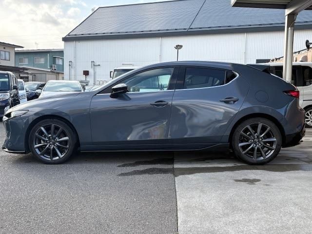 MAZDA3 FASTBACK