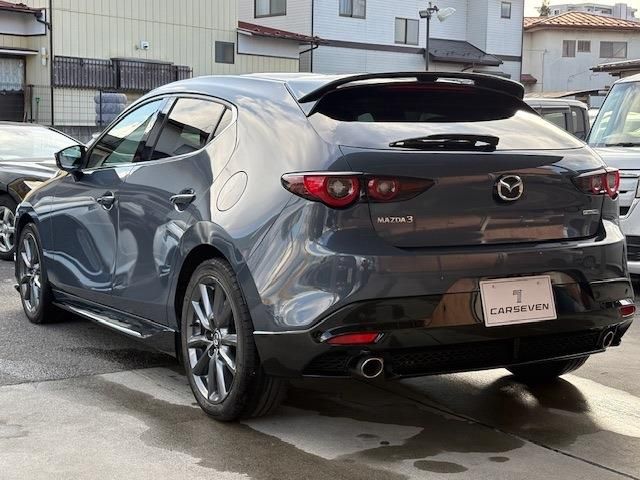 MAZDA3 FASTBACK