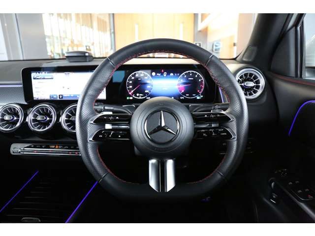 MERCEDES BENZ GLB