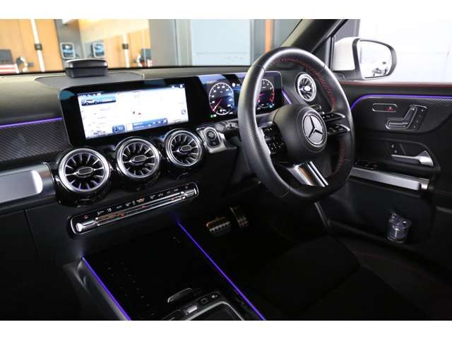 MERCEDES BENZ GLB