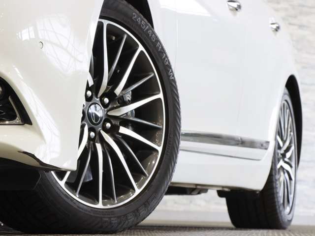 LEXUS LS600h