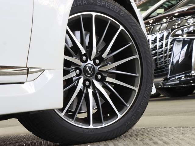 LEXUS LS600h