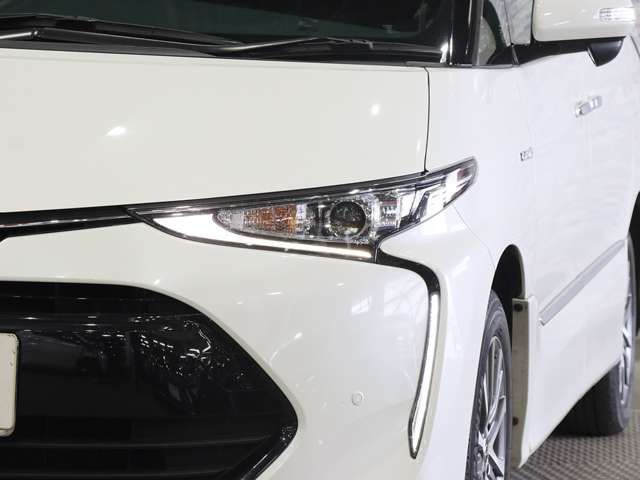 ESTIMA HYBRID 4WD
