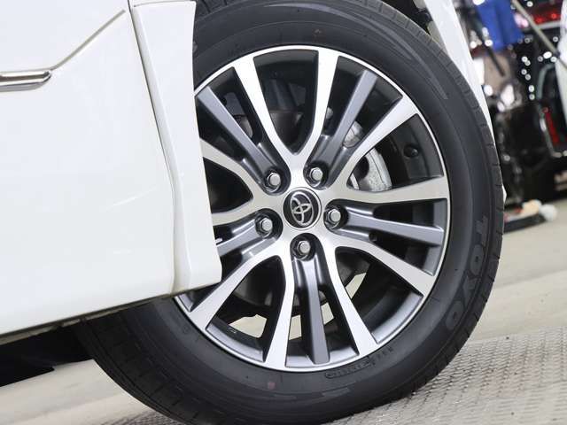 ESTIMA HYBRID 4WD