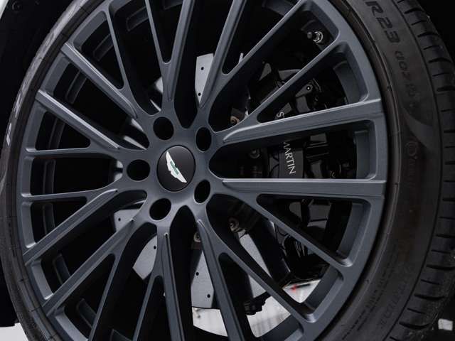 ASTON MARTIN SUV