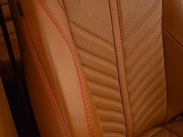 ASTON MARTIN SUV