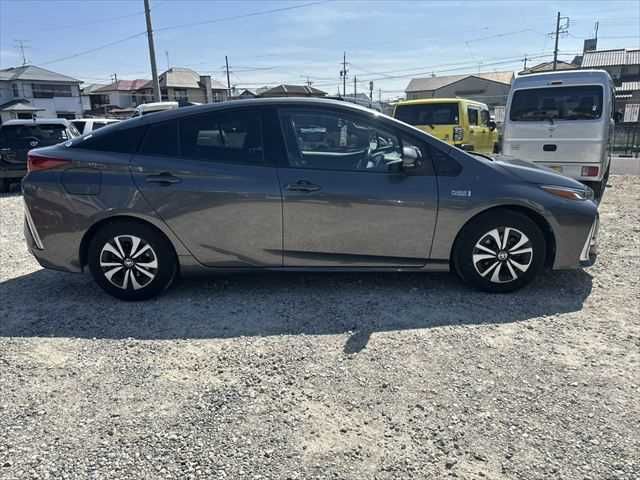 PRIUS PHV