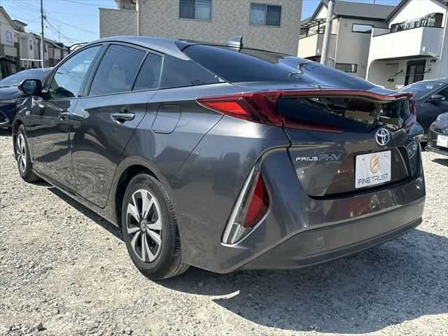 PRIUS PHV