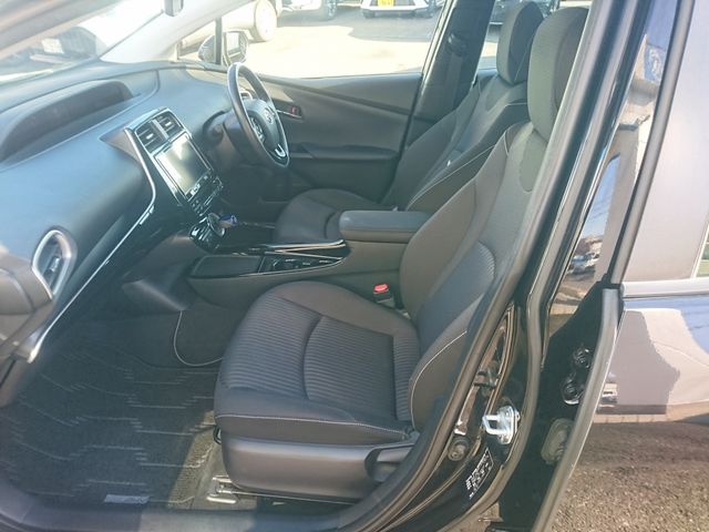 PRIUS PHV