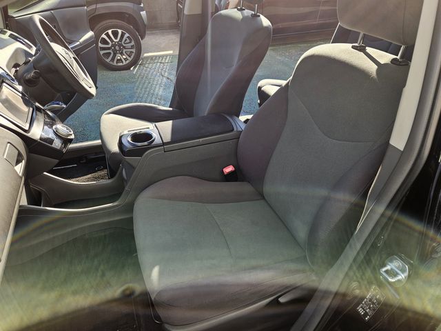 PRIUS Alpha