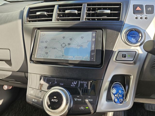 PRIUS Alpha