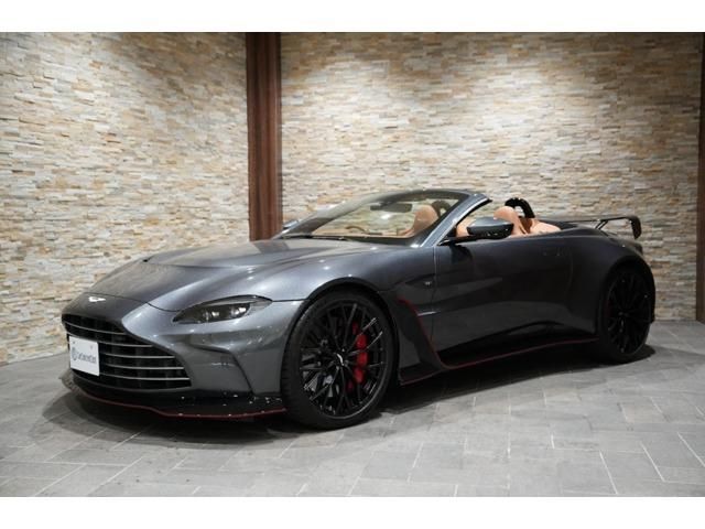 ASTON MARTIN ROADSTER