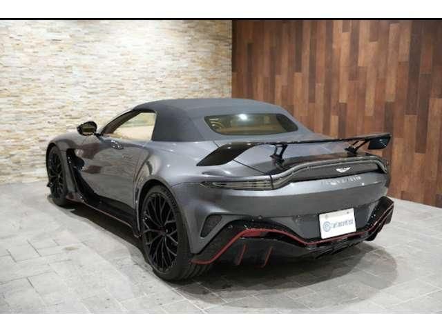 ASTON MARTIN ROADSTER