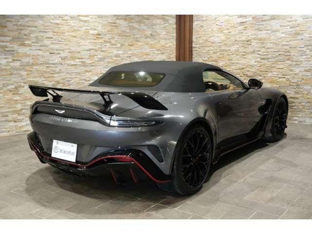 ASTON MARTIN ROADSTER