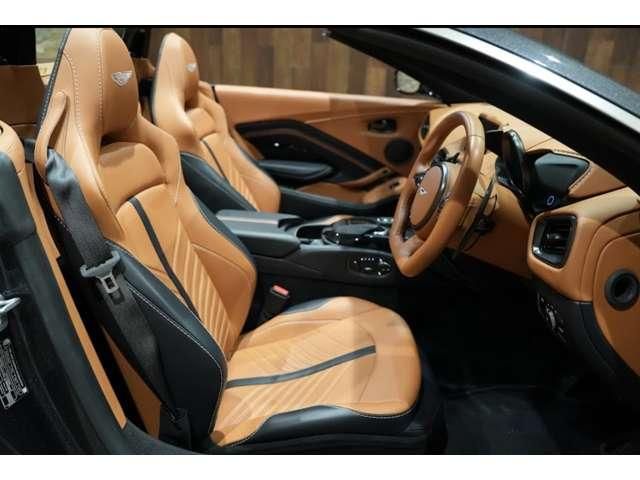 ASTON MARTIN ROADSTER