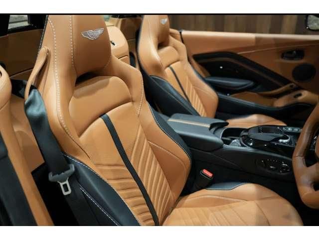 ASTON MARTIN ROADSTER