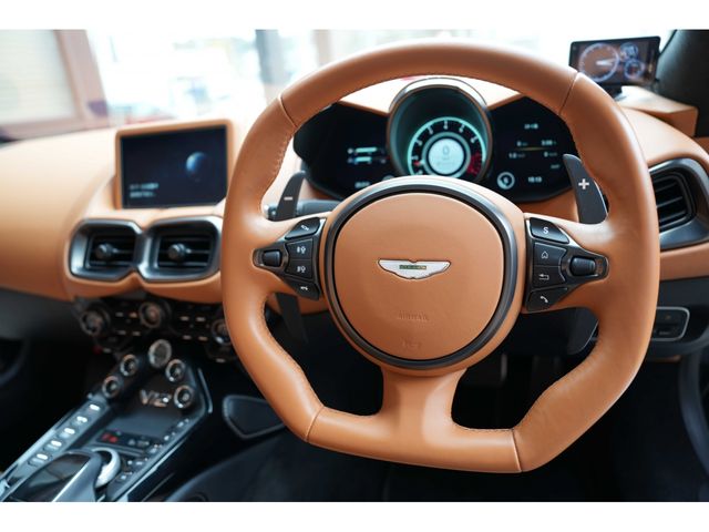 ASTON MARTIN ROADSTER