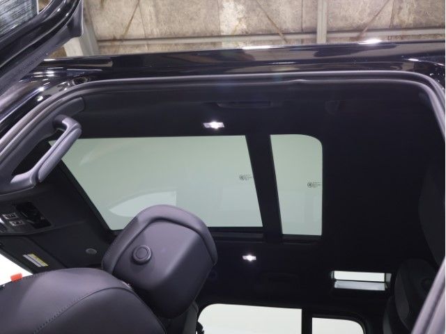 ROVER DEFENDER