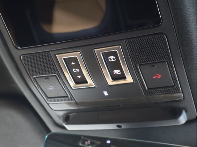 ROVER DEFENDER