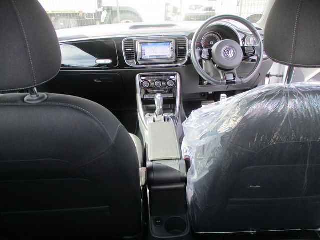 VOLKSWAGEN The BEETLE